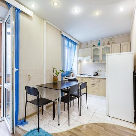 На Палаце Спорта Apartman Kijev Kültér fotó