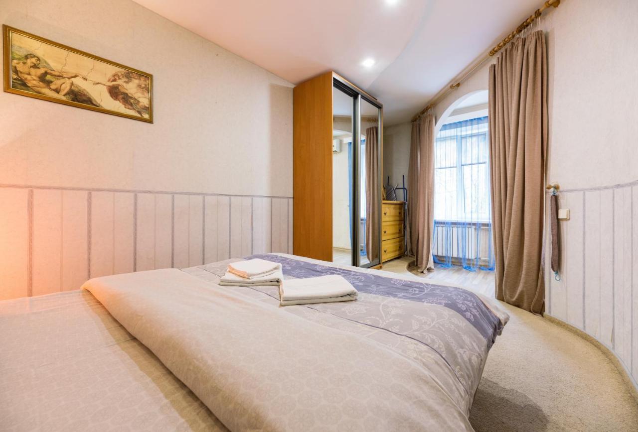 На Палаце Спорта Apartman Kijev Kültér fotó